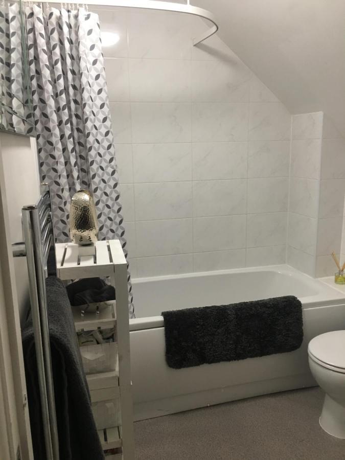 Comfortable Rooms With Live In Host, Walking Distance To The High St & More Glastonbury Exterior foto