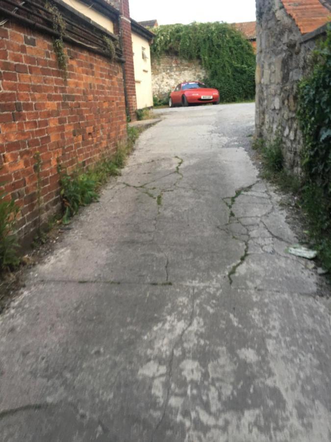 Comfortable Rooms With Live In Host, Walking Distance To The High St & More Glastonbury Exterior foto