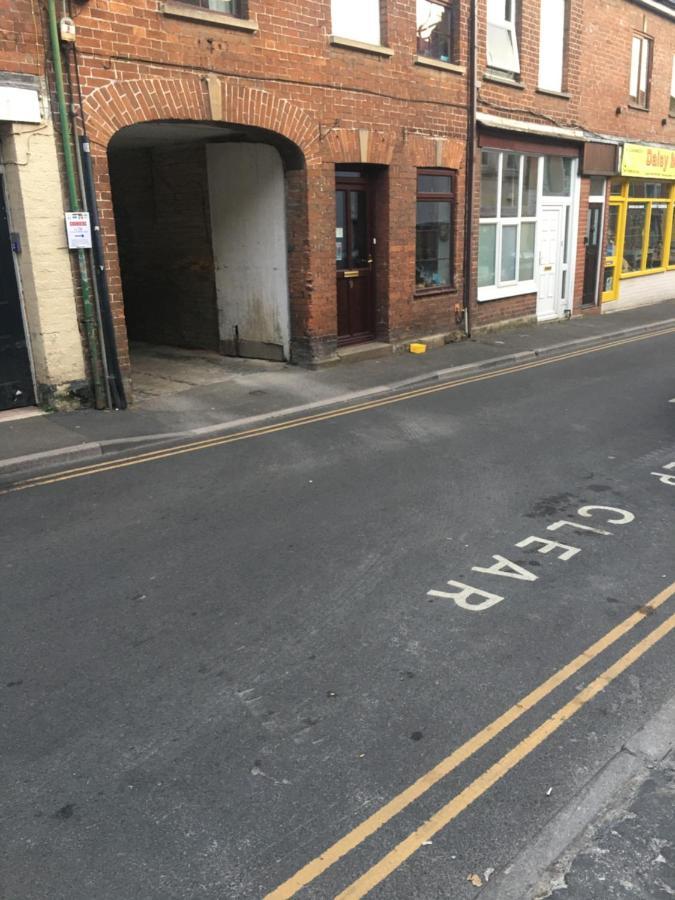 Comfortable Rooms With Live In Host, Walking Distance To The High St & More Glastonbury Exterior foto