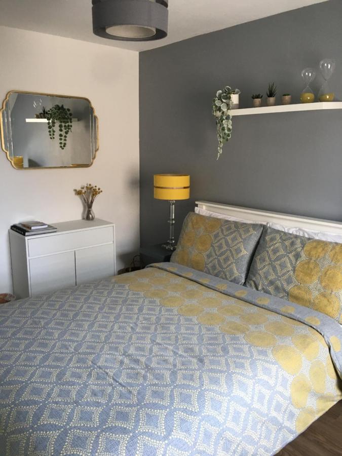 Comfortable Rooms With Live In Host, Walking Distance To The High St & More Glastonbury Exterior foto